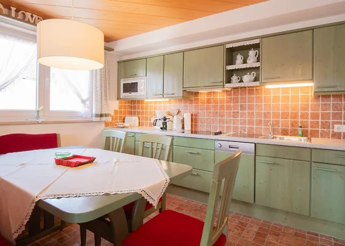 Foersterhaeusl アパート ゼーフェルト・イン・チロル