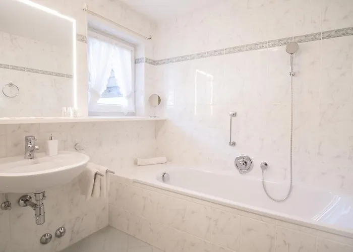 Foersterhaeusl アパート *